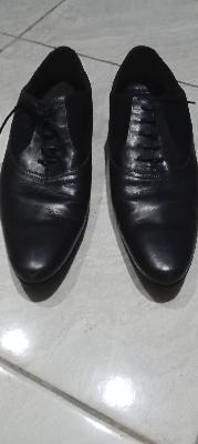 حذاء zara