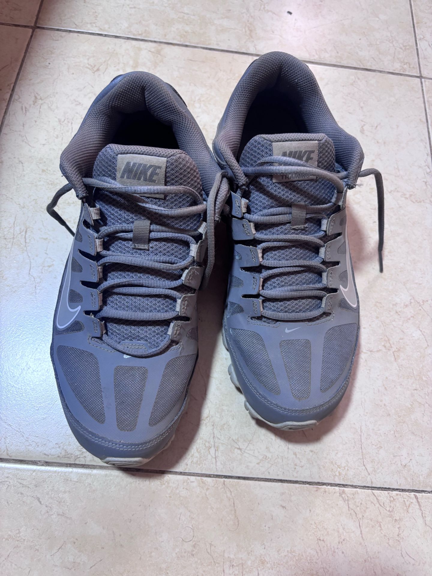 Nike Running Shoes US 9.5