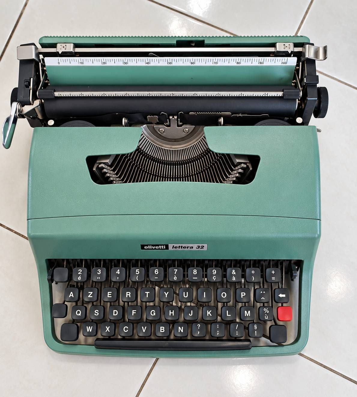 Olivetti Lettera 32 Typewriter