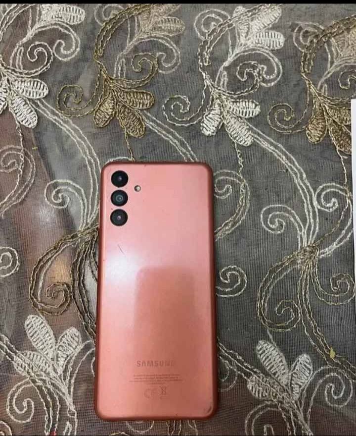 Samsung Galaxy A13 وردي