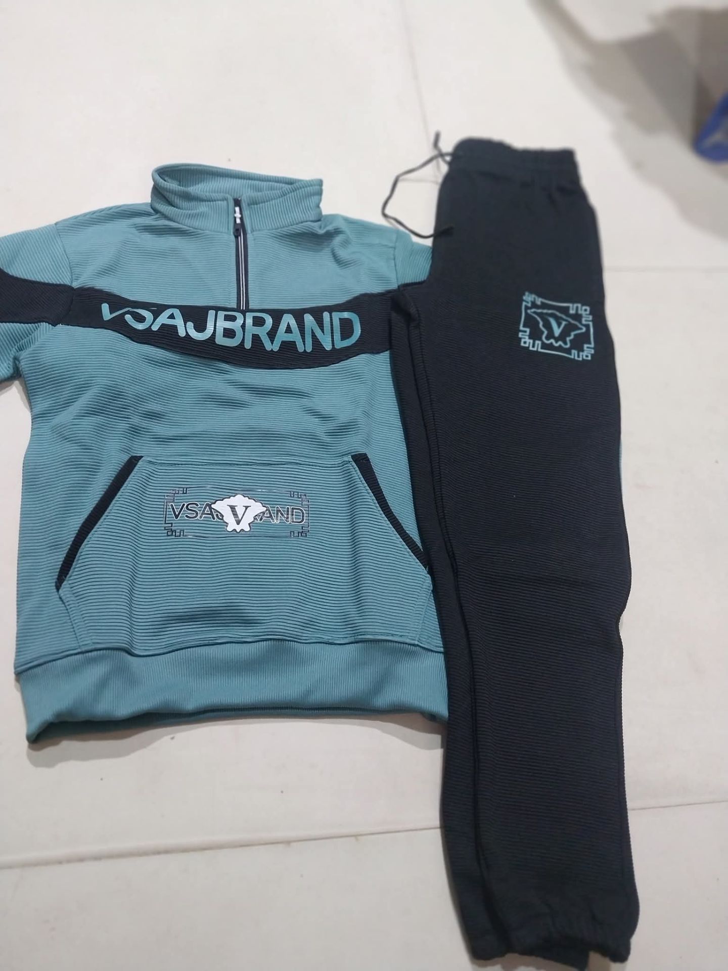 Vsa&Brand تراكسويت أزرق وأسود