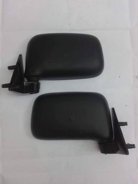 سيارة مرايا جانبية سوداء