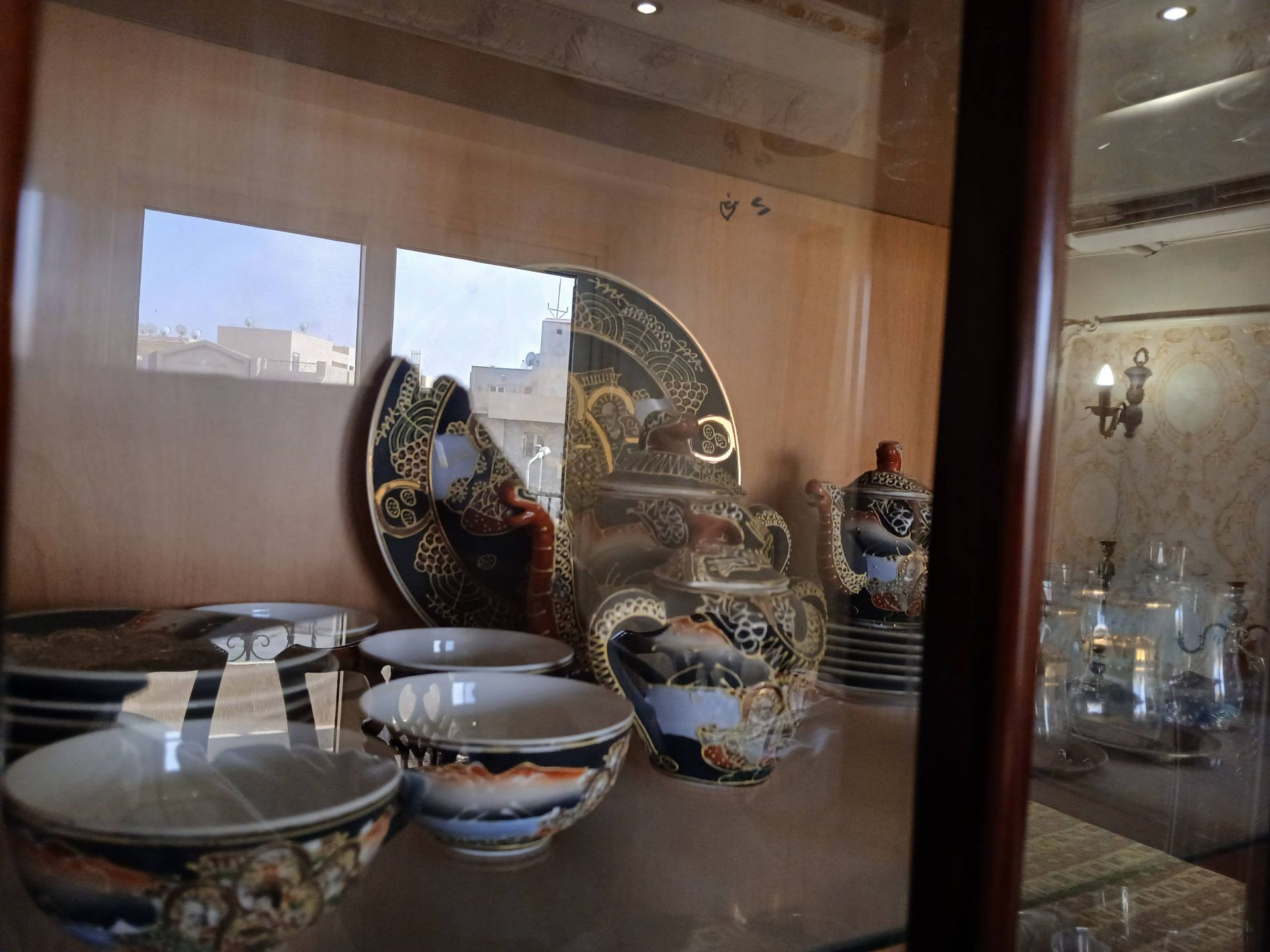Decorative Ceramic Plate Set