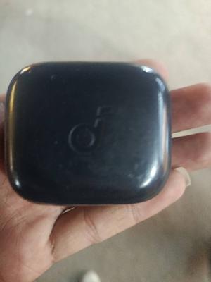 سماعات لاسلكية بحالة جيدة